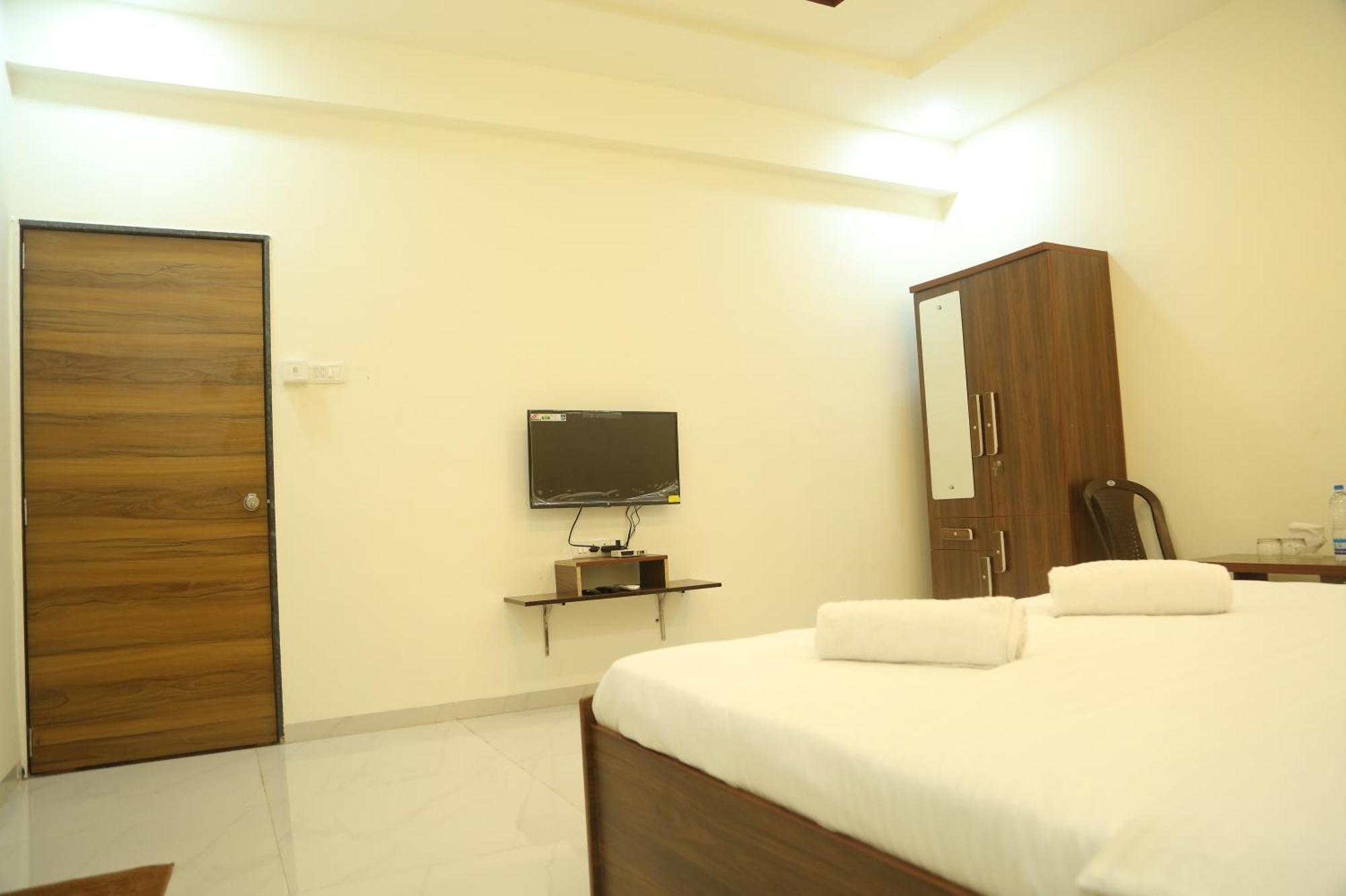 Rudraksh Nagthane Satara Exteriör bild
