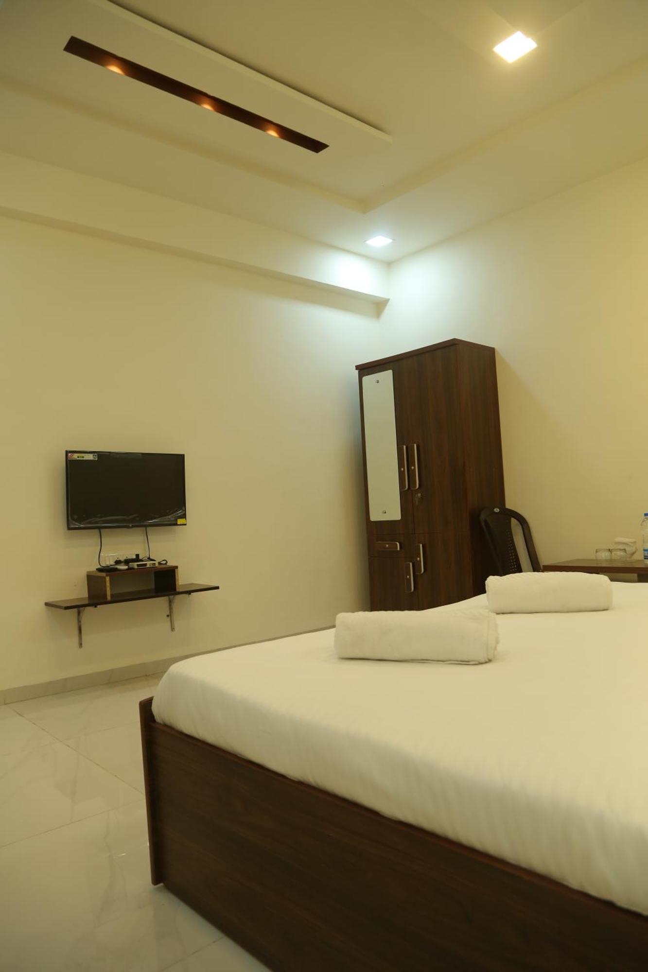 Rudraksh Nagthane Satara Exteriör bild
