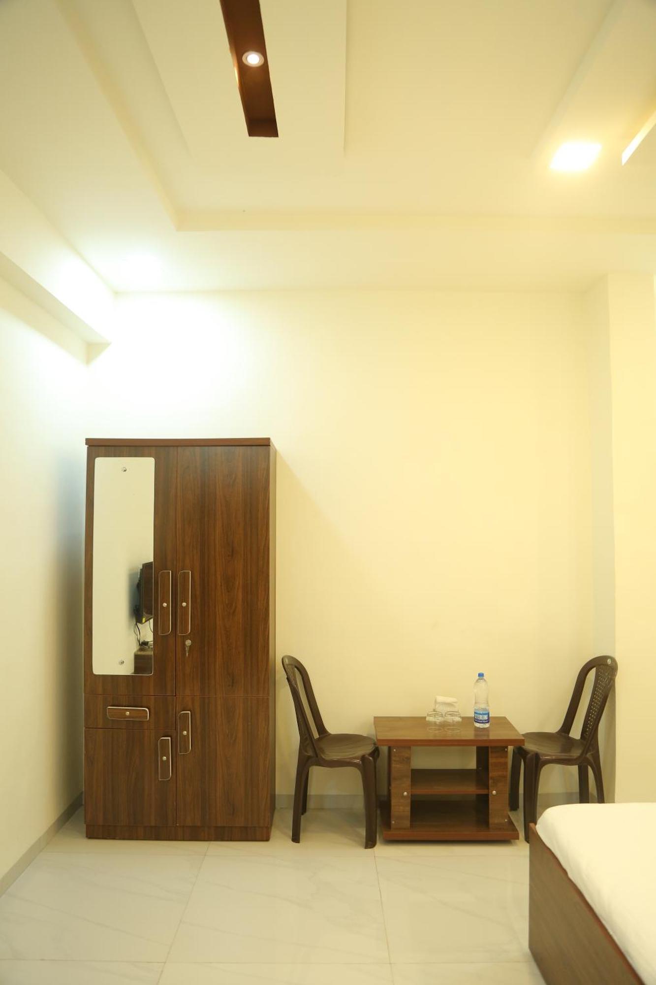 Rudraksh Nagthane Satara Exteriör bild